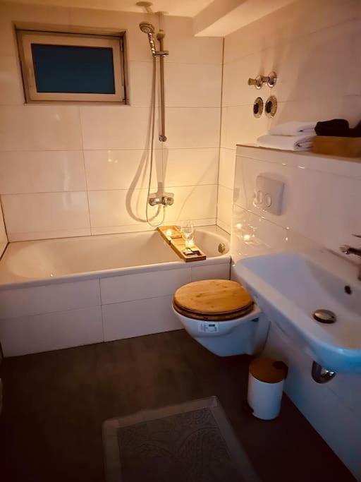 Gemuetliche Wohnung In Leverkusen Eksteriør bilde